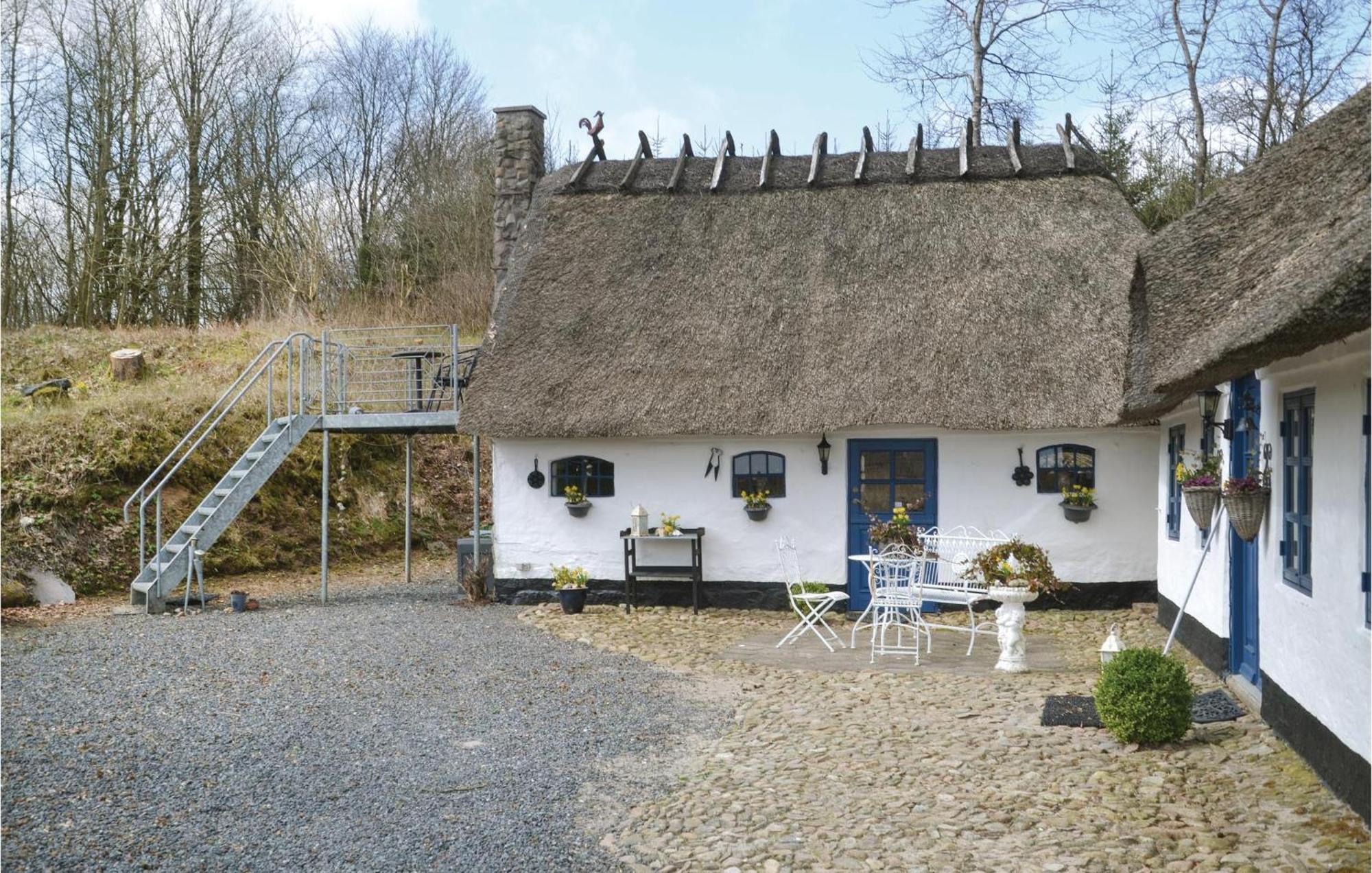 Lovely Home In Give With House A Panoramic View Exterior foto